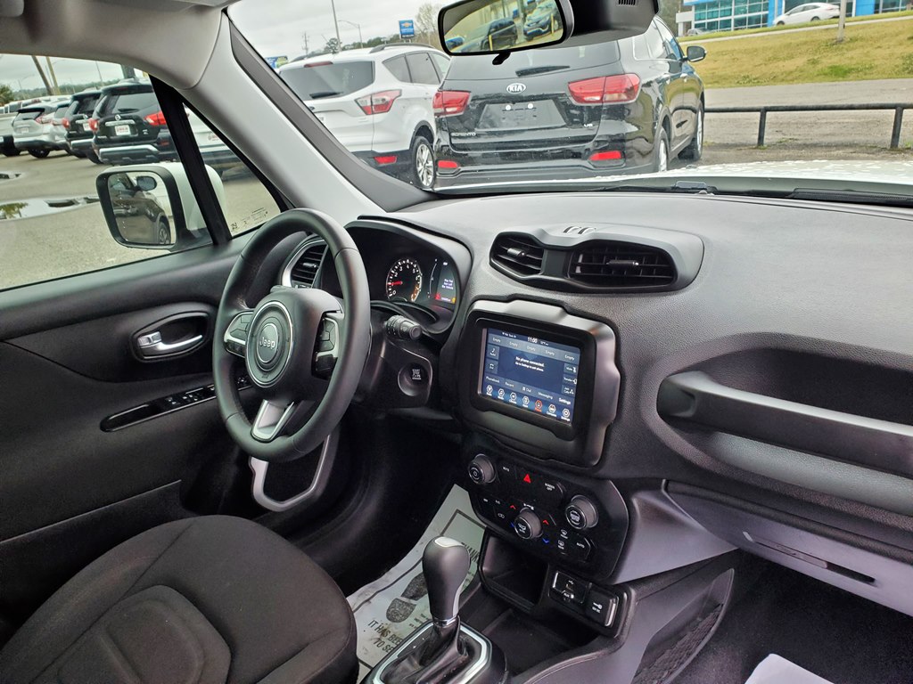 Photo 12 of this JEEP RENEGADE