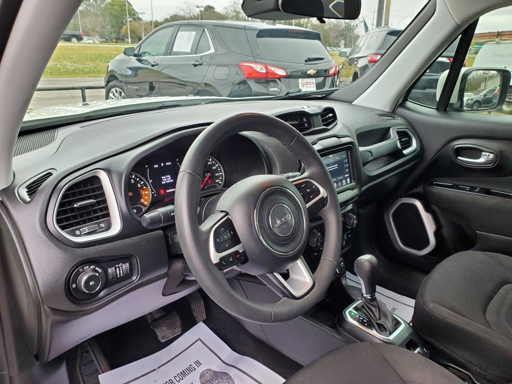 Photo 17 of this JEEP RENEGADE