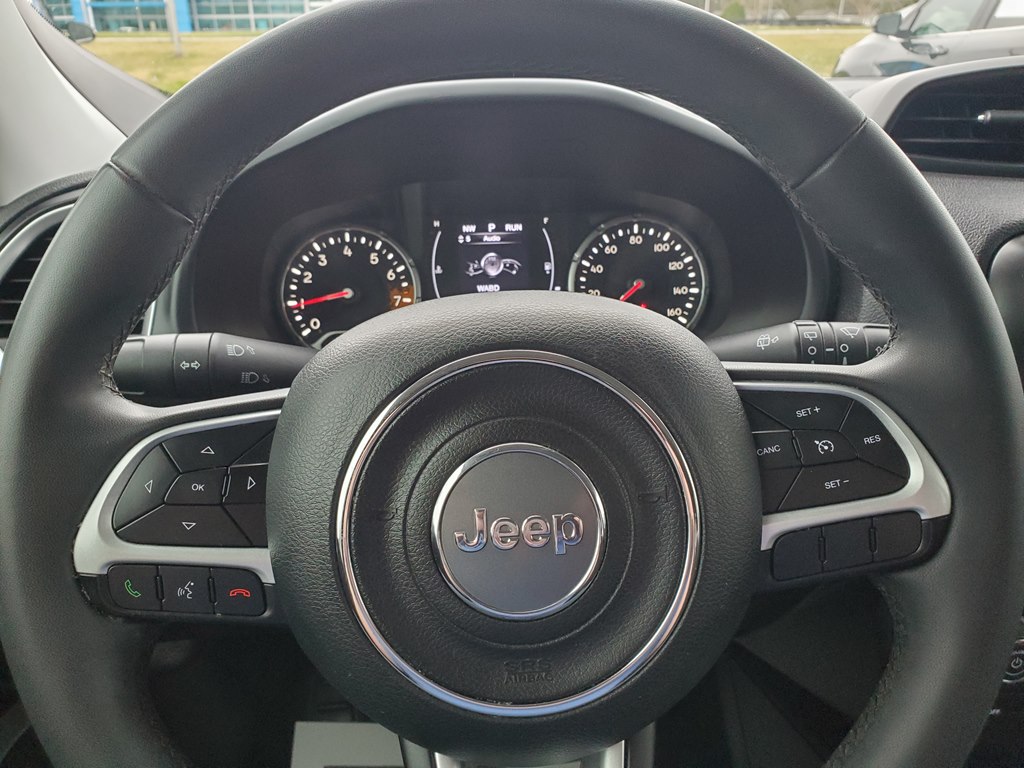 Photo 18 of this JEEP RENEGADE