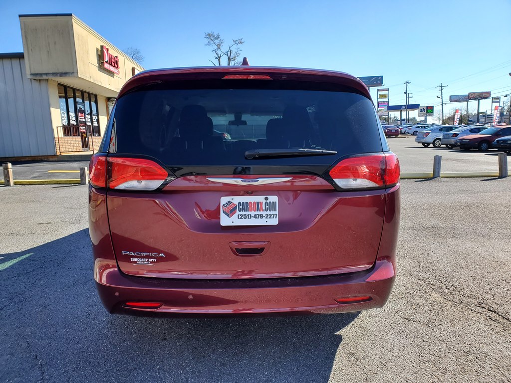 Photo 6 of this CHRYSLER PACIFICA