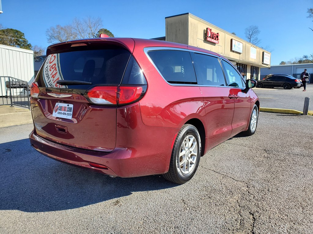 Photo 9 of this CHRYSLER PACIFICA