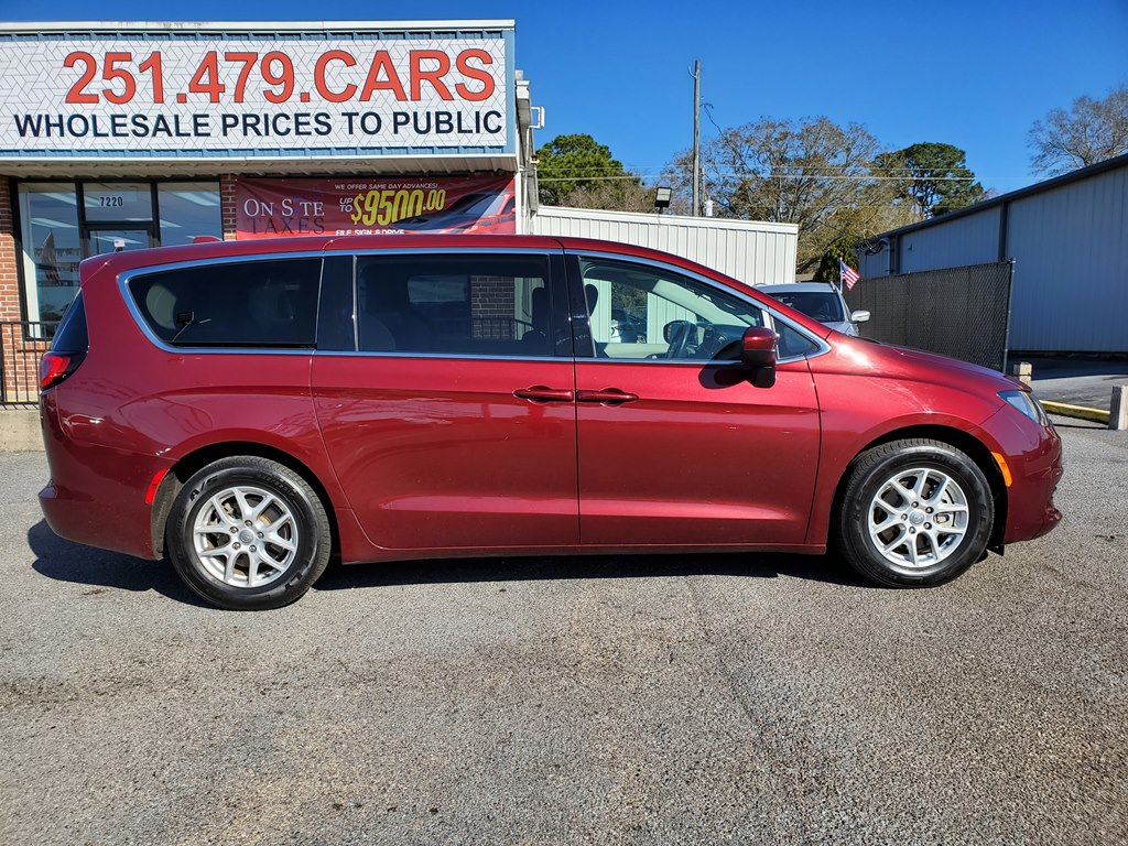 Photo 10 of this CHRYSLER PACIFICA