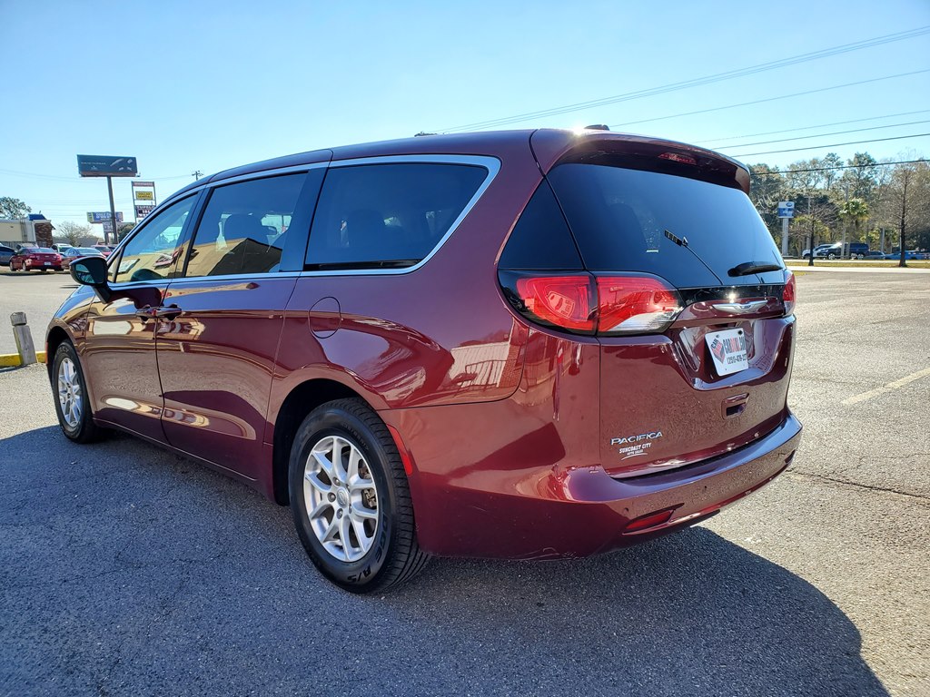 Photo 5 of this CHRYSLER PACIFICA