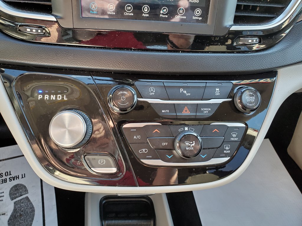 Photo 32 of this CHRYSLER PACIFICA