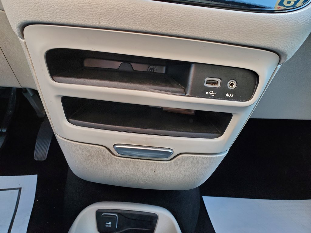 Photo 31 of this CHRYSLER PACIFICA