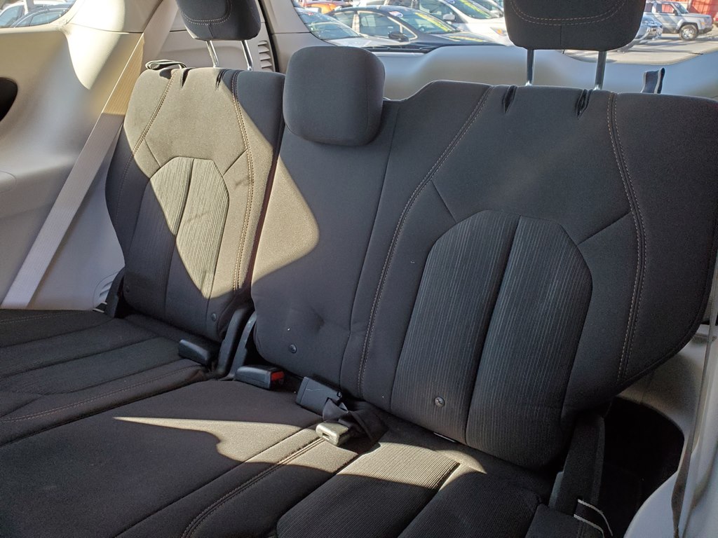 Photo 17 of this CHRYSLER PACIFICA