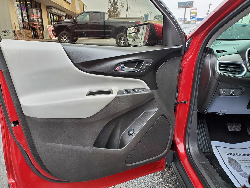 Photo 15 of this CHEVROLET EQUINOX