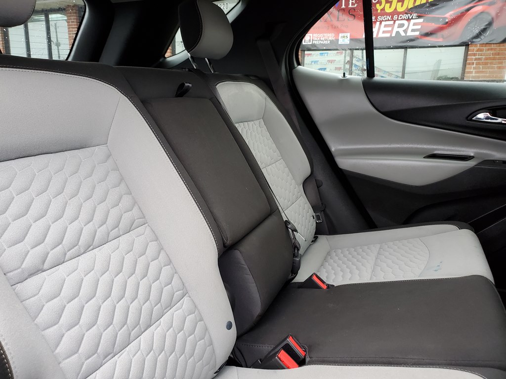 Photo 11 of this CHEVROLET EQUINOX