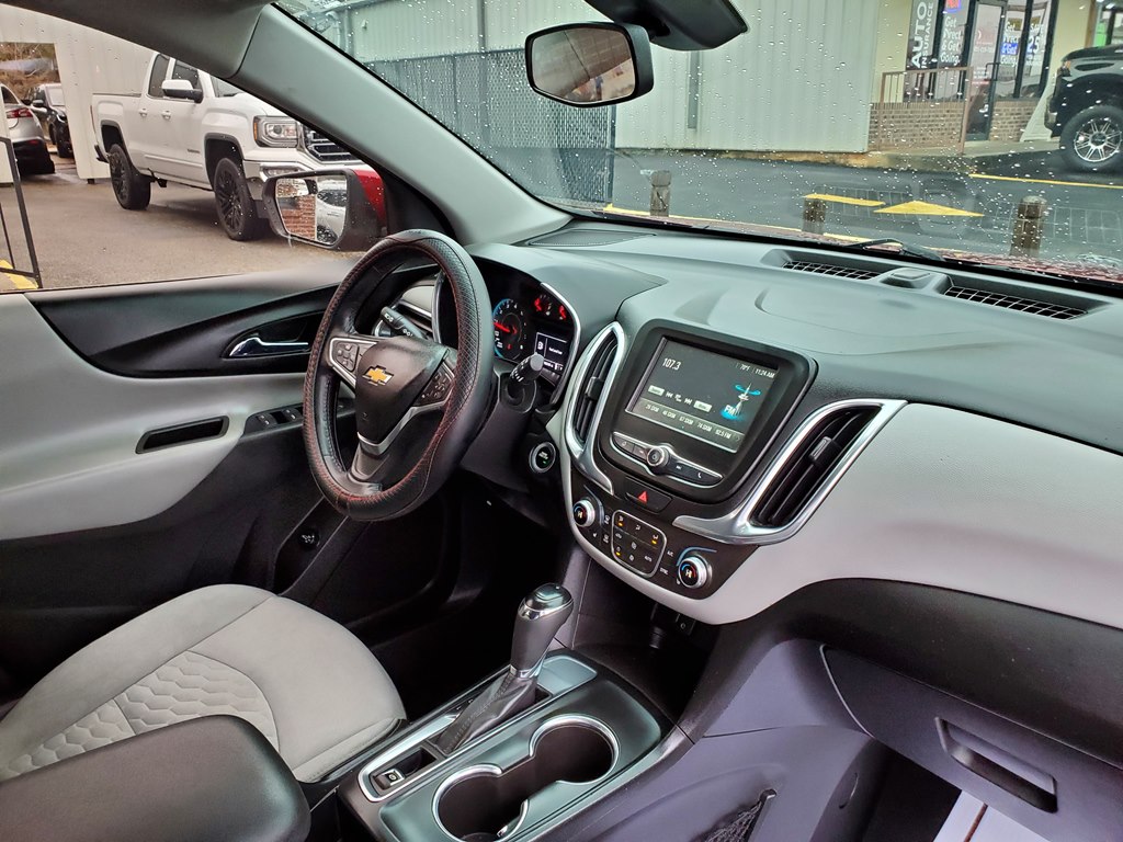 Photo 10 of this CHEVROLET EQUINOX