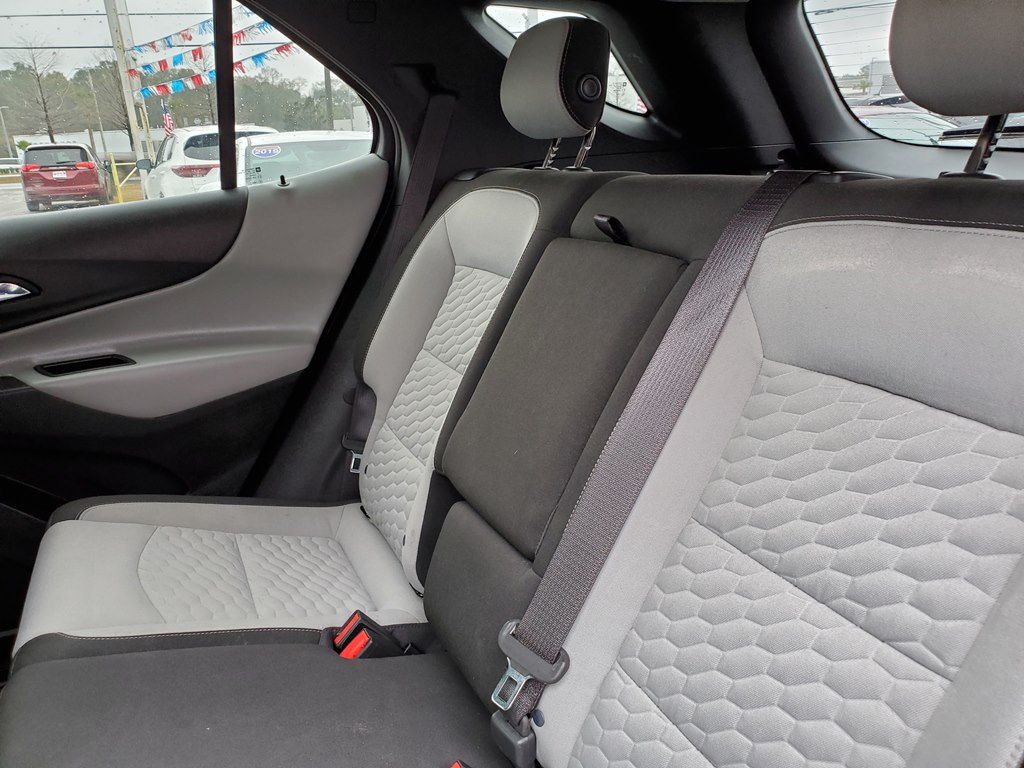 Photo 13 of this CHEVROLET EQUINOX