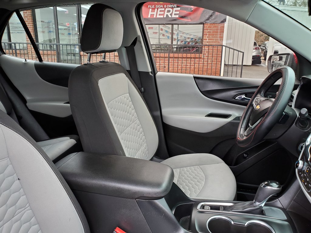 Photo 9 of this CHEVROLET EQUINOX