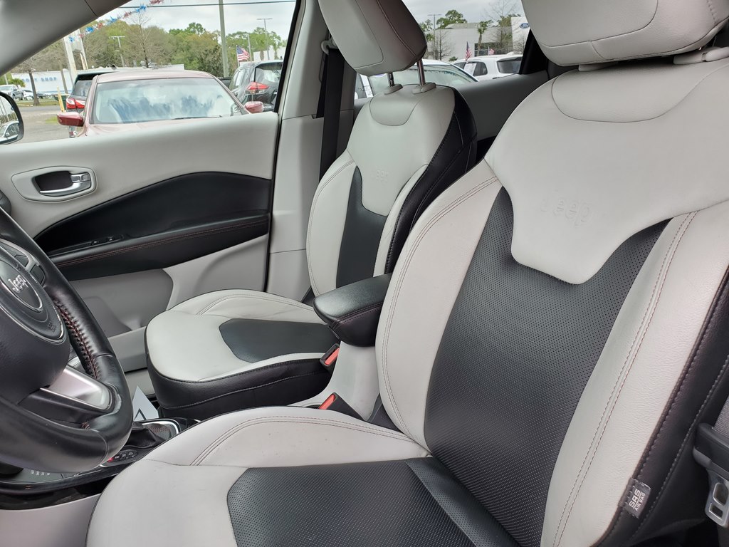 Photo 20 of this JEEP COMPASS