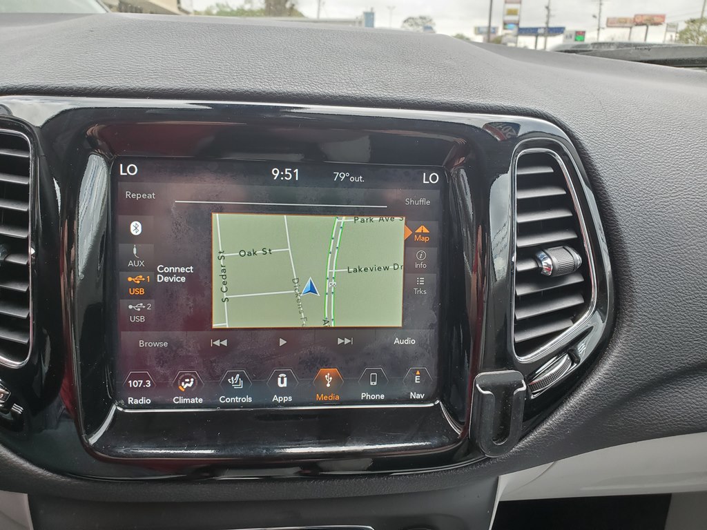 Photo 27 of this JEEP COMPASS