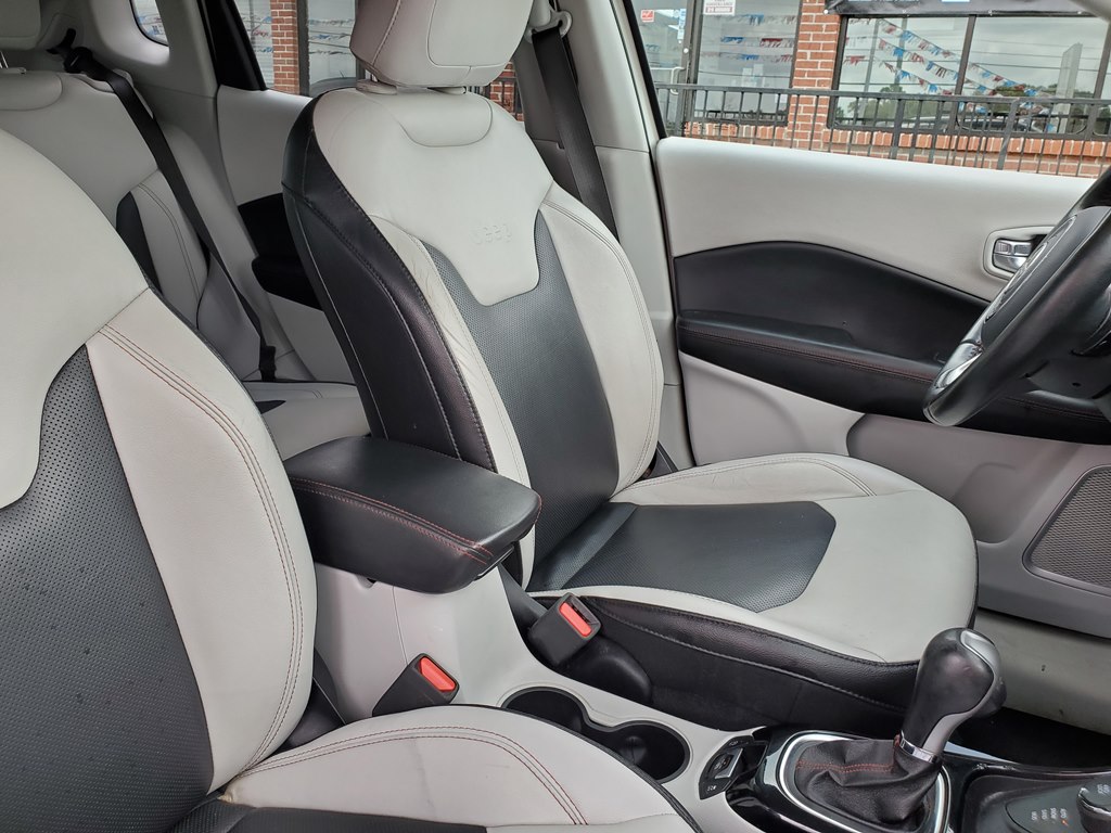 Photo 13 of this JEEP COMPASS