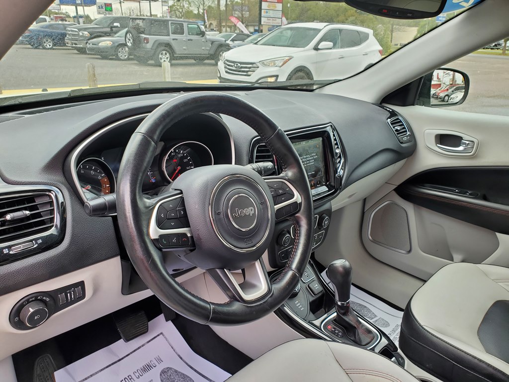 Photo 21 of this JEEP COMPASS