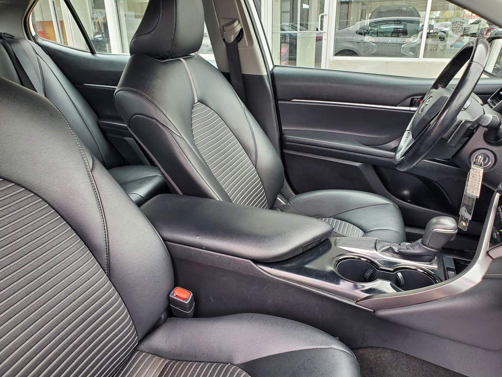 Photo 12 of this TOYOTA CAMRY