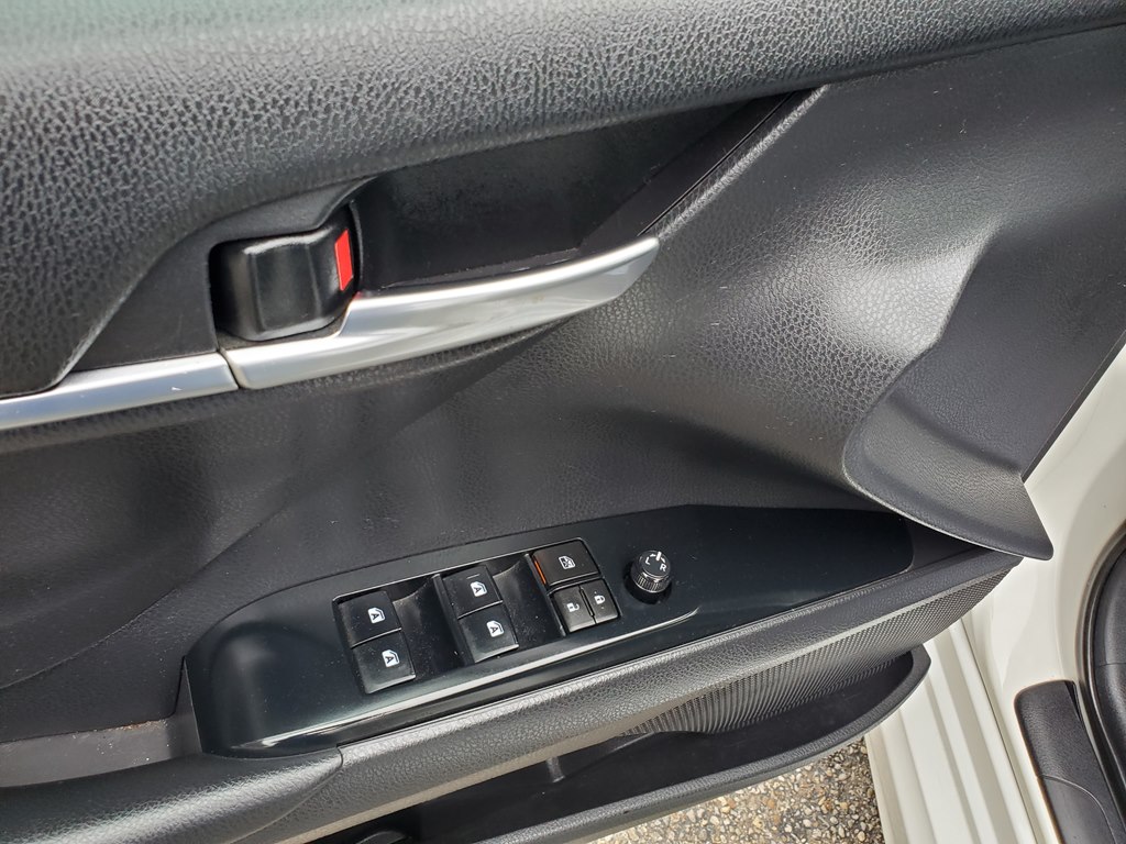 Photo 18 of this TOYOTA CAMRY