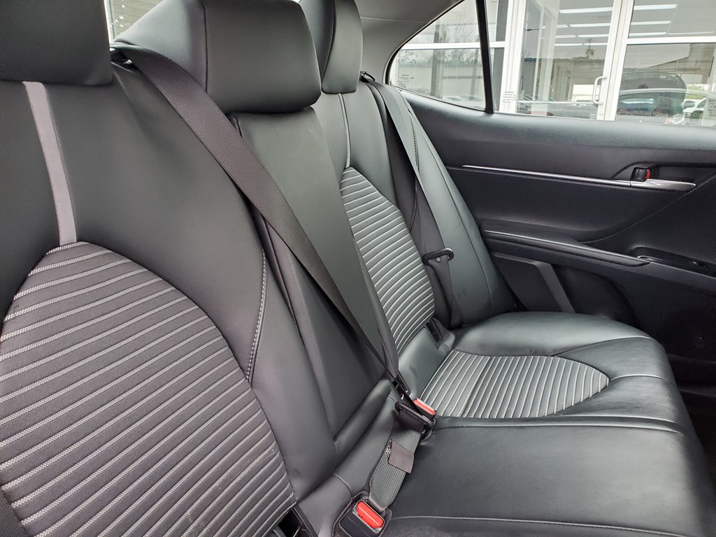 Photo 14 of this TOYOTA CAMRY