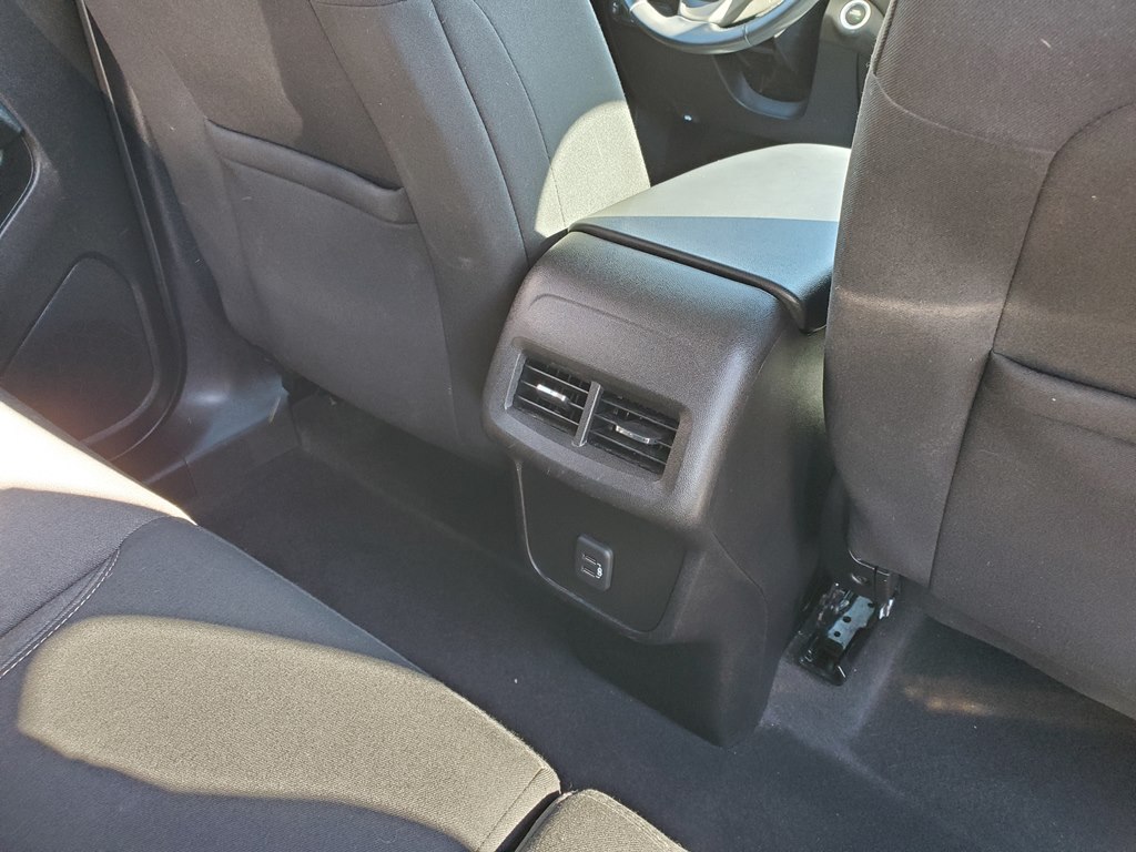 Photo 14 of this CHEVROLET EQUINOX