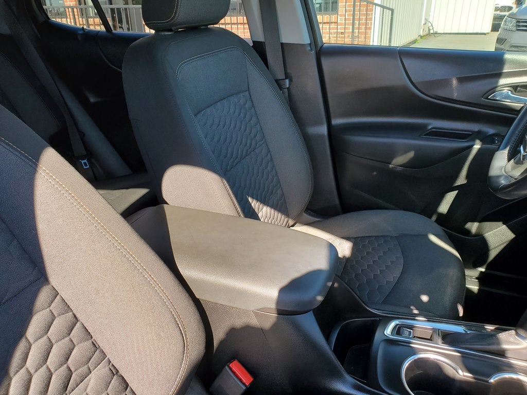 Photo 11 of this CHEVROLET EQUINOX