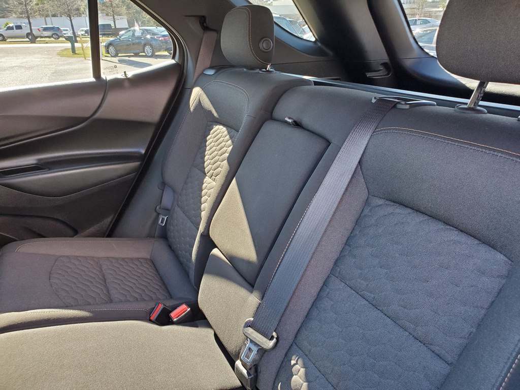 Photo 15 of this CHEVROLET EQUINOX
