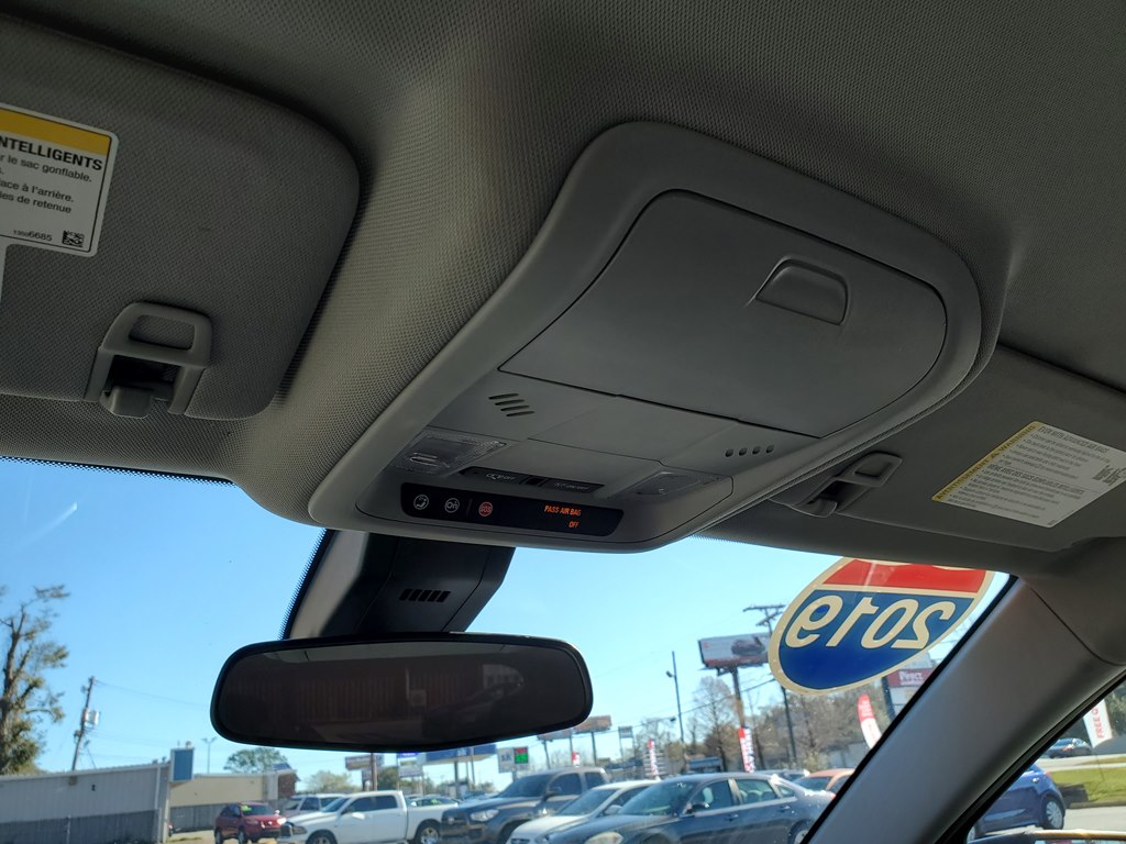 Photo 32 of this CHEVROLET EQUINOX