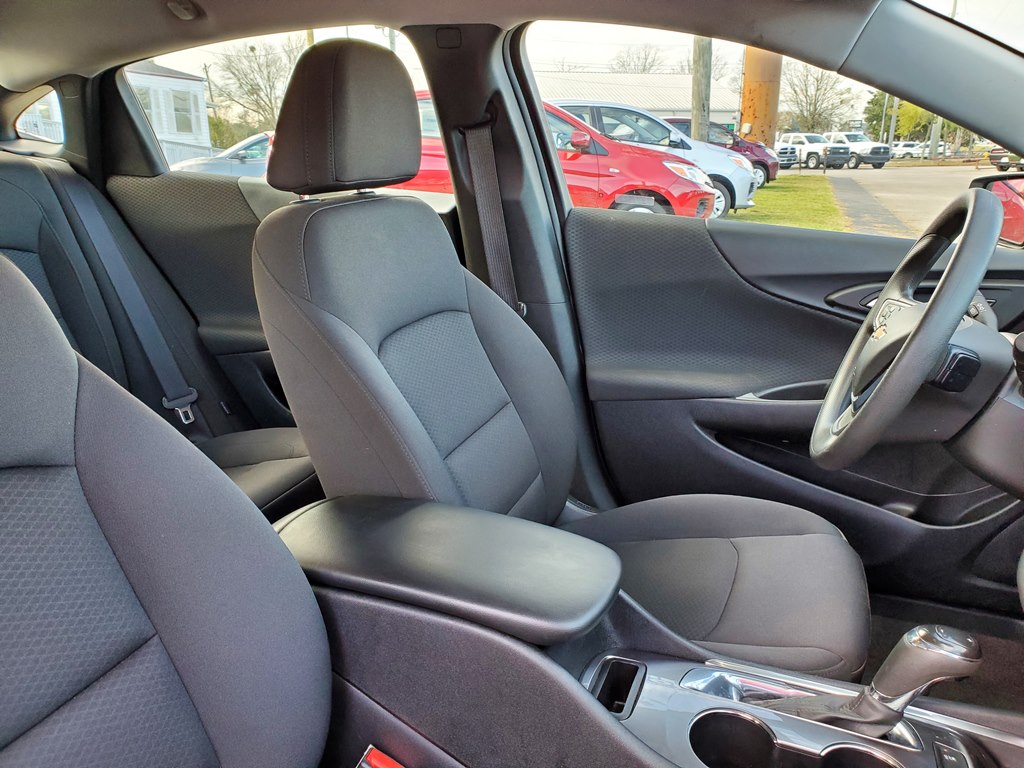 Photo 8 of this CHEVROLET MALIBU