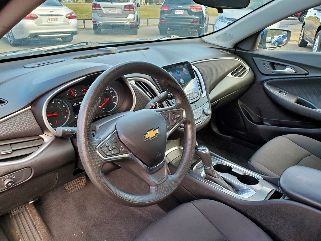 Photo 17 of this CHEVROLET MALIBU
