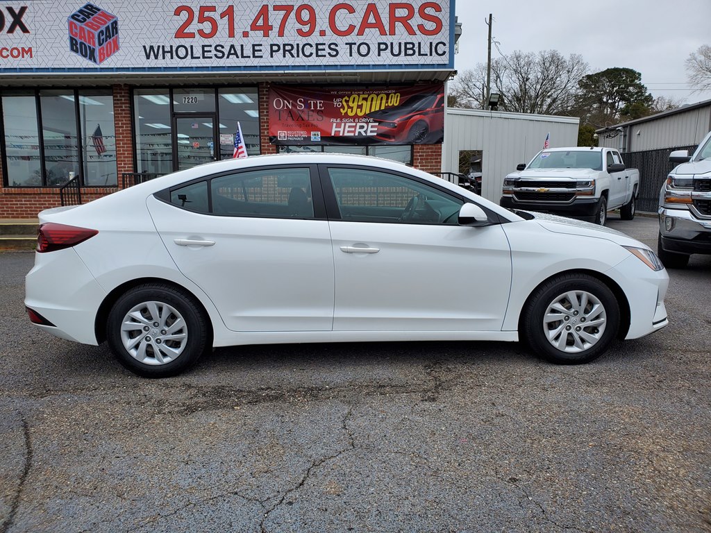 Photo 10 of this HYUNDAI ELANTRA