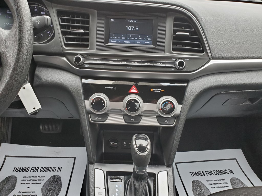 Photo 25 of this HYUNDAI ELANTRA