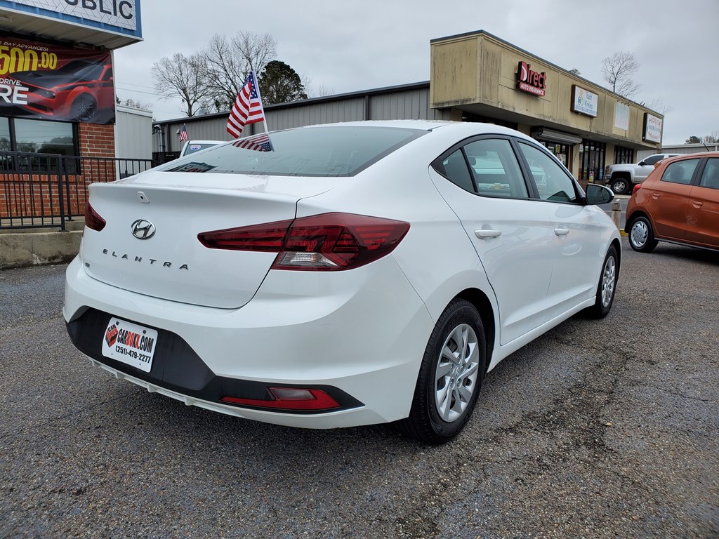 Photo 9 of this HYUNDAI ELANTRA