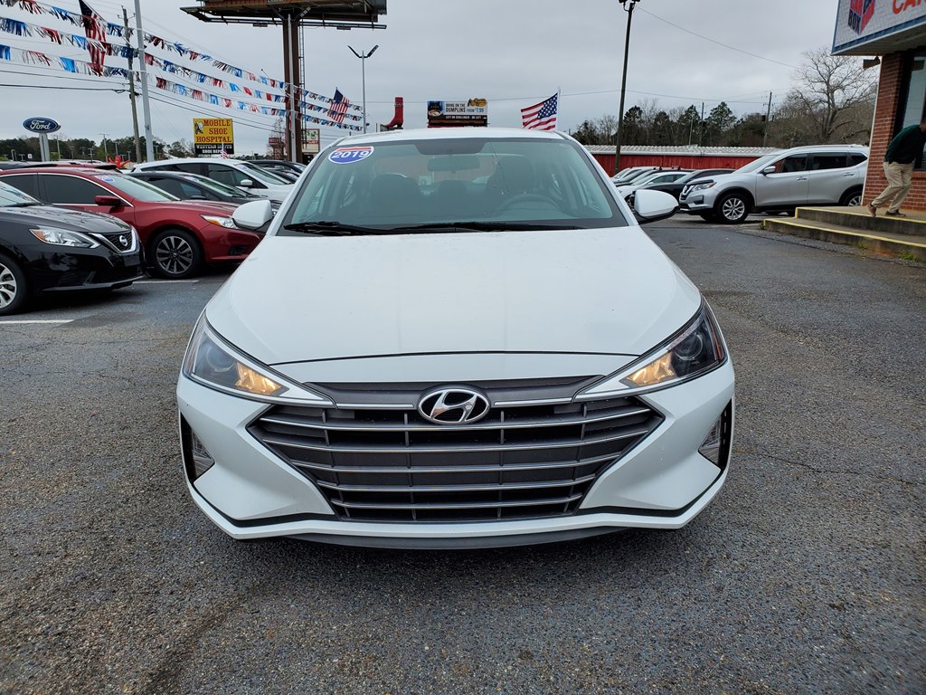 Photo 2 of this HYUNDAI ELANTRA