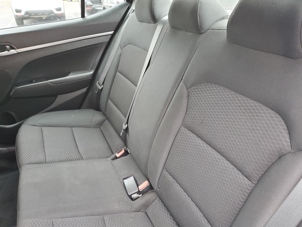 Photo 15 of this HYUNDAI ELANTRA