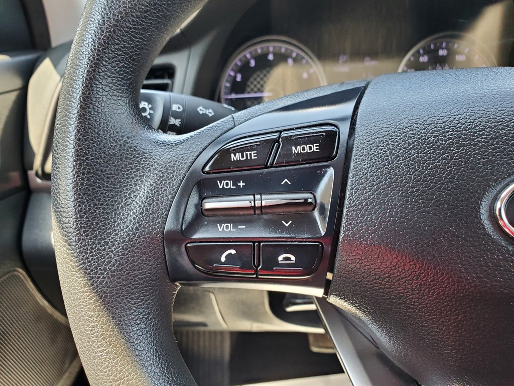 Photo 25 of this HYUNDAI ELANTRA