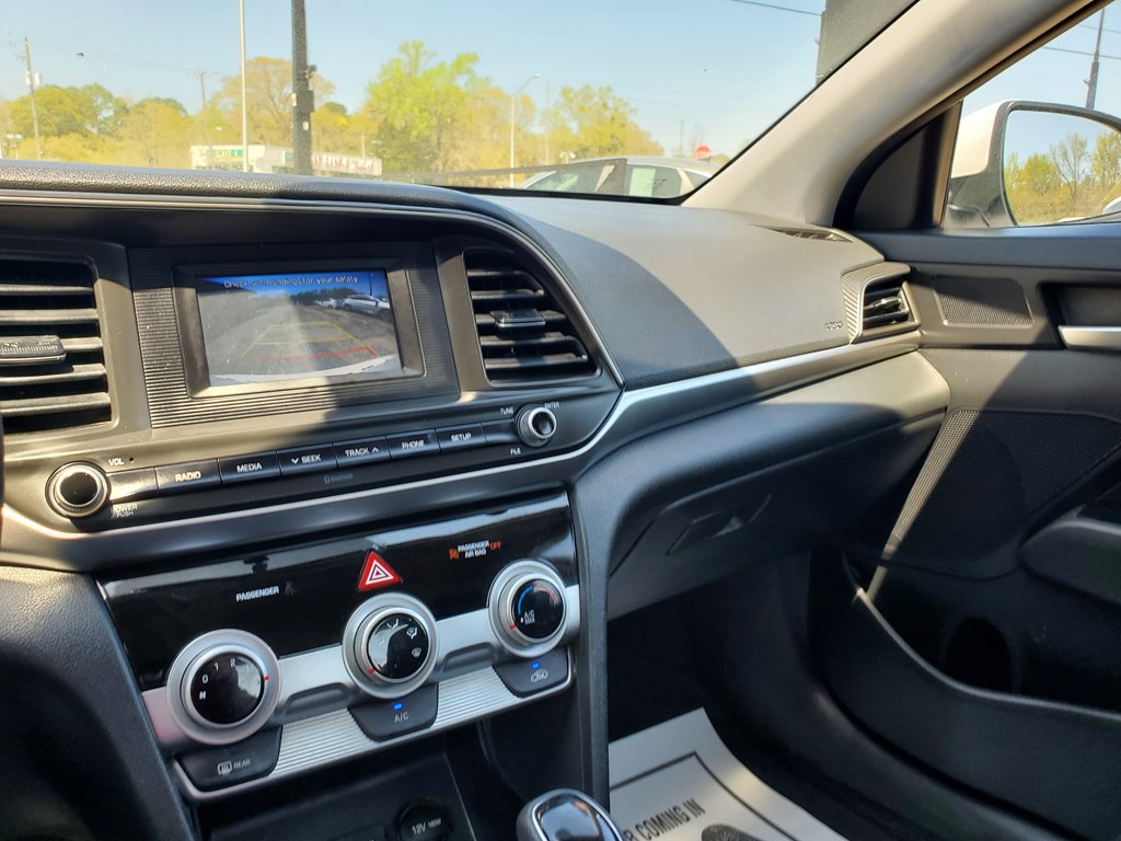 Photo 34 of this HYUNDAI ELANTRA