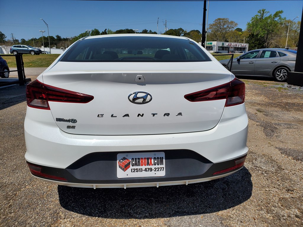 Photo 9 of this HYUNDAI ELANTRA