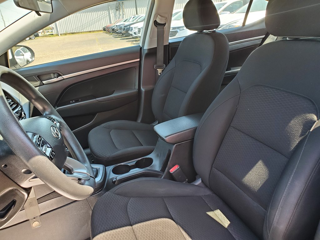 Photo 22 of this HYUNDAI ELANTRA