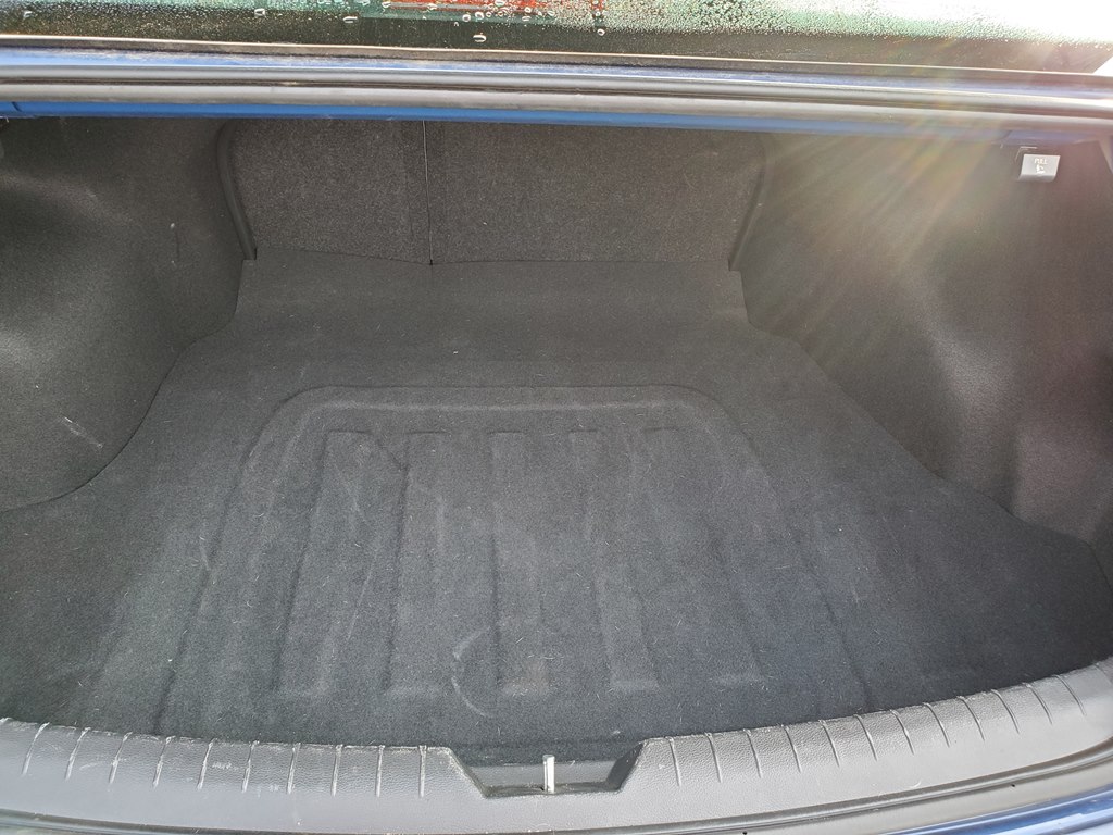 Photo 9 of this HYUNDAI SONATA