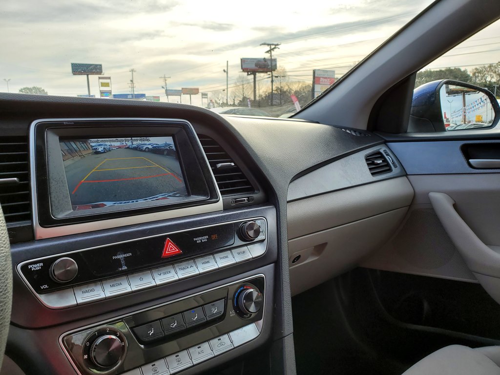 Photo 36 of this HYUNDAI SONATA