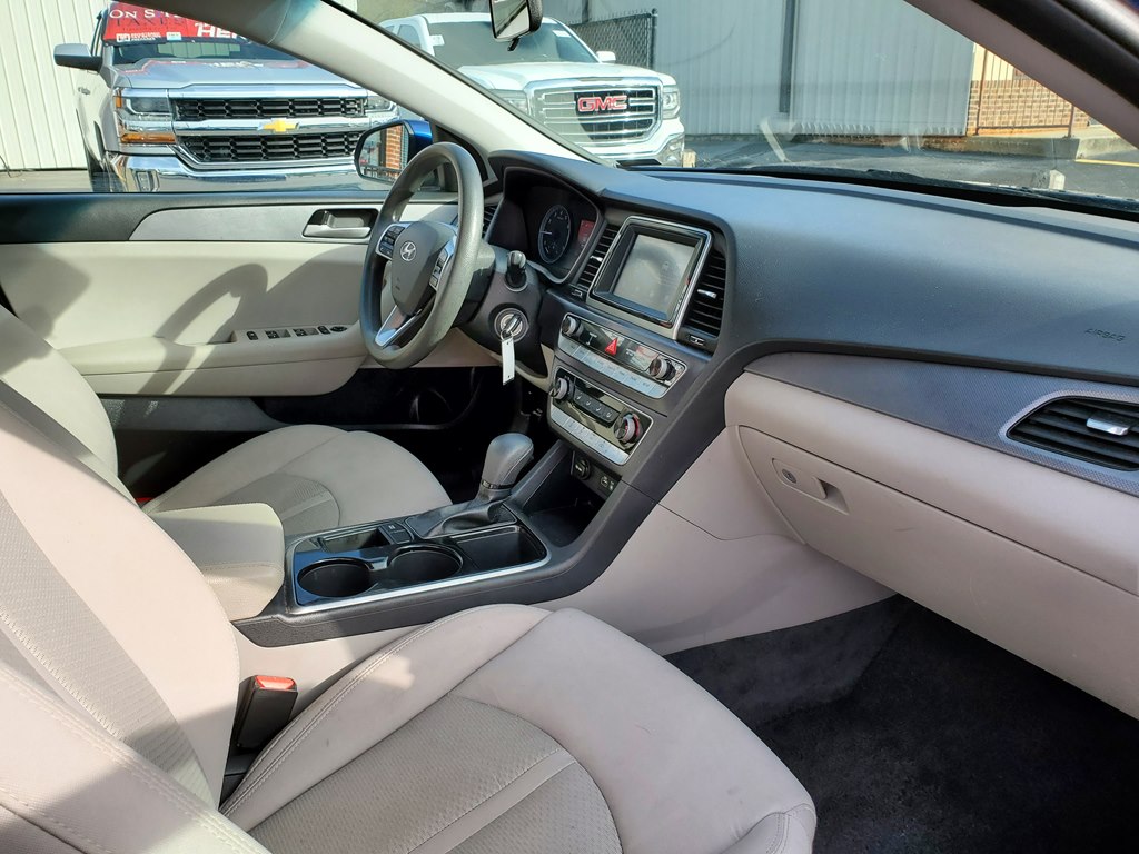 Photo 13 of this HYUNDAI SONATA