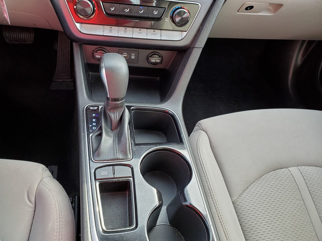 Photo 29 of this HYUNDAI SONATA