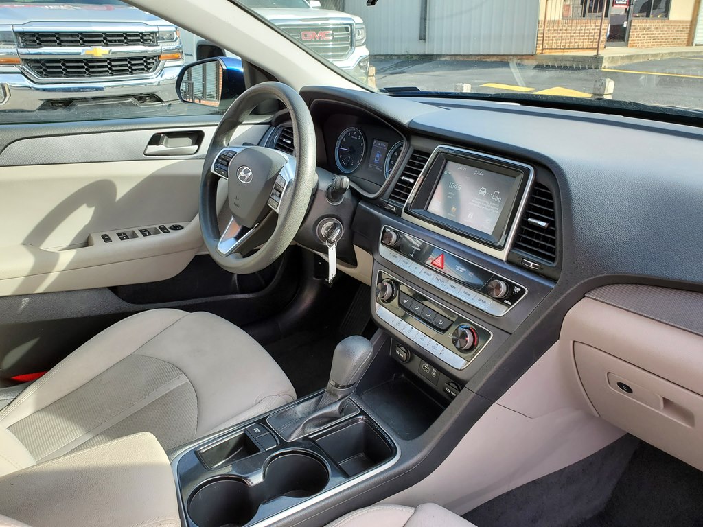 Photo 15 of this HYUNDAI SONATA