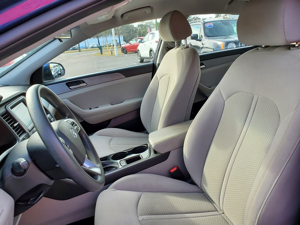 Photo 23 of this HYUNDAI SONATA