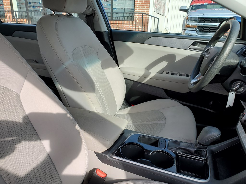 Photo 14 of this HYUNDAI SONATA