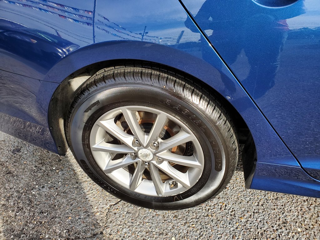 Photo 12 of this HYUNDAI SONATA