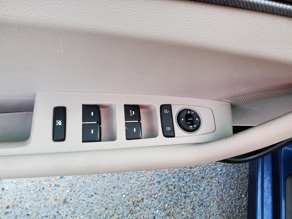 Photo 22 of this HYUNDAI SONATA