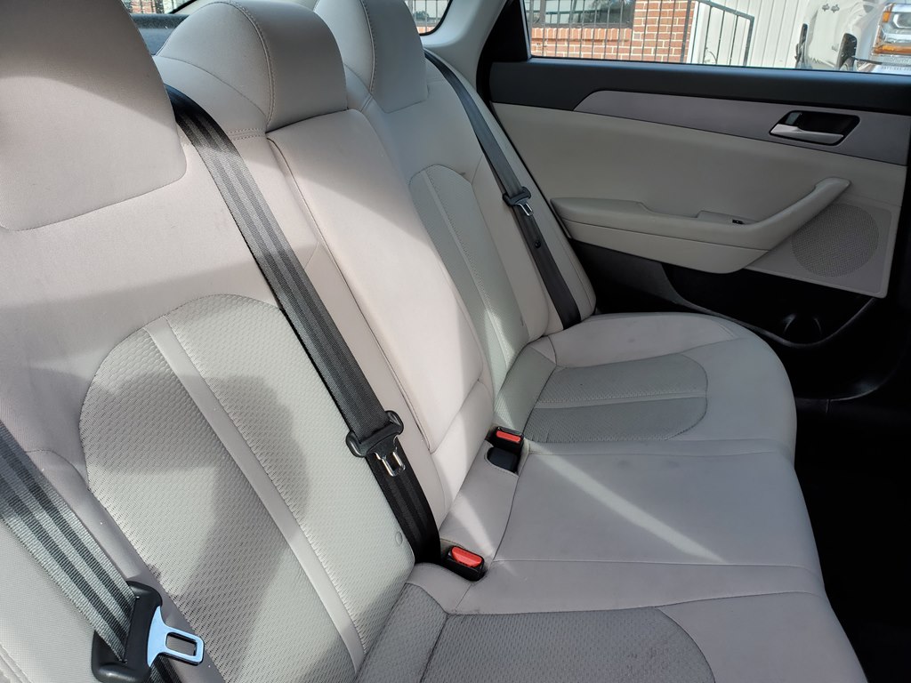 Photo 16 of this HYUNDAI SONATA