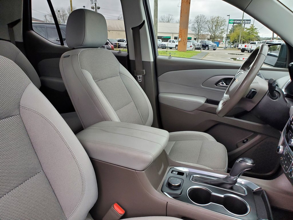 Photo 12 of this CHEVROLET TRAVERSE