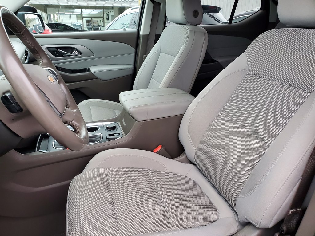 Photo 22 of this CHEVROLET TRAVERSE