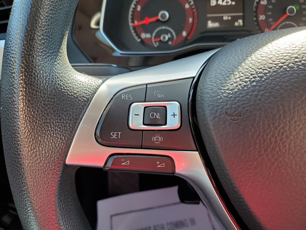 Photo 24 of this VOLKSWAGEN JETTA